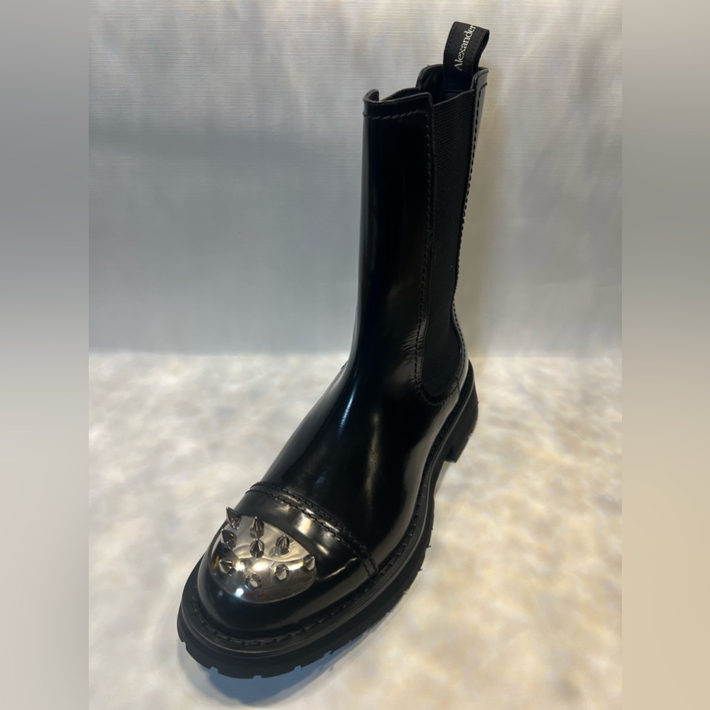 Alexander McQueen Chelsea boot     ❌ SOLD ❌